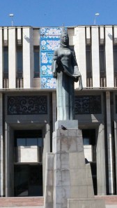 Close up of statue in front of Philharmonic Hall 